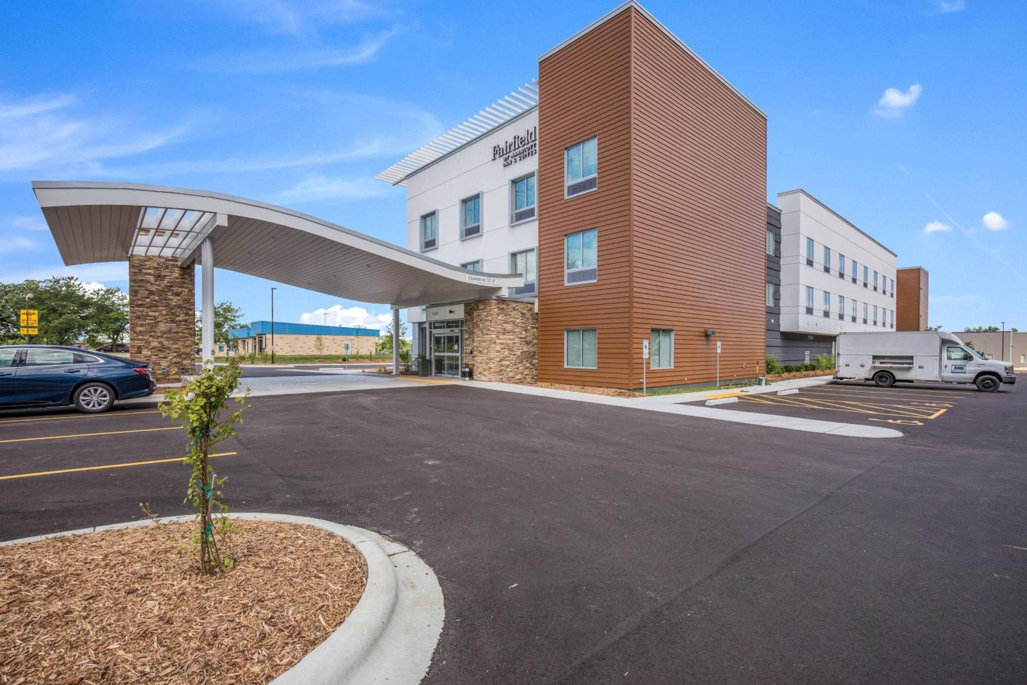Fairfield Inn & Suites Whitewater ภายนอก รูปภาพ